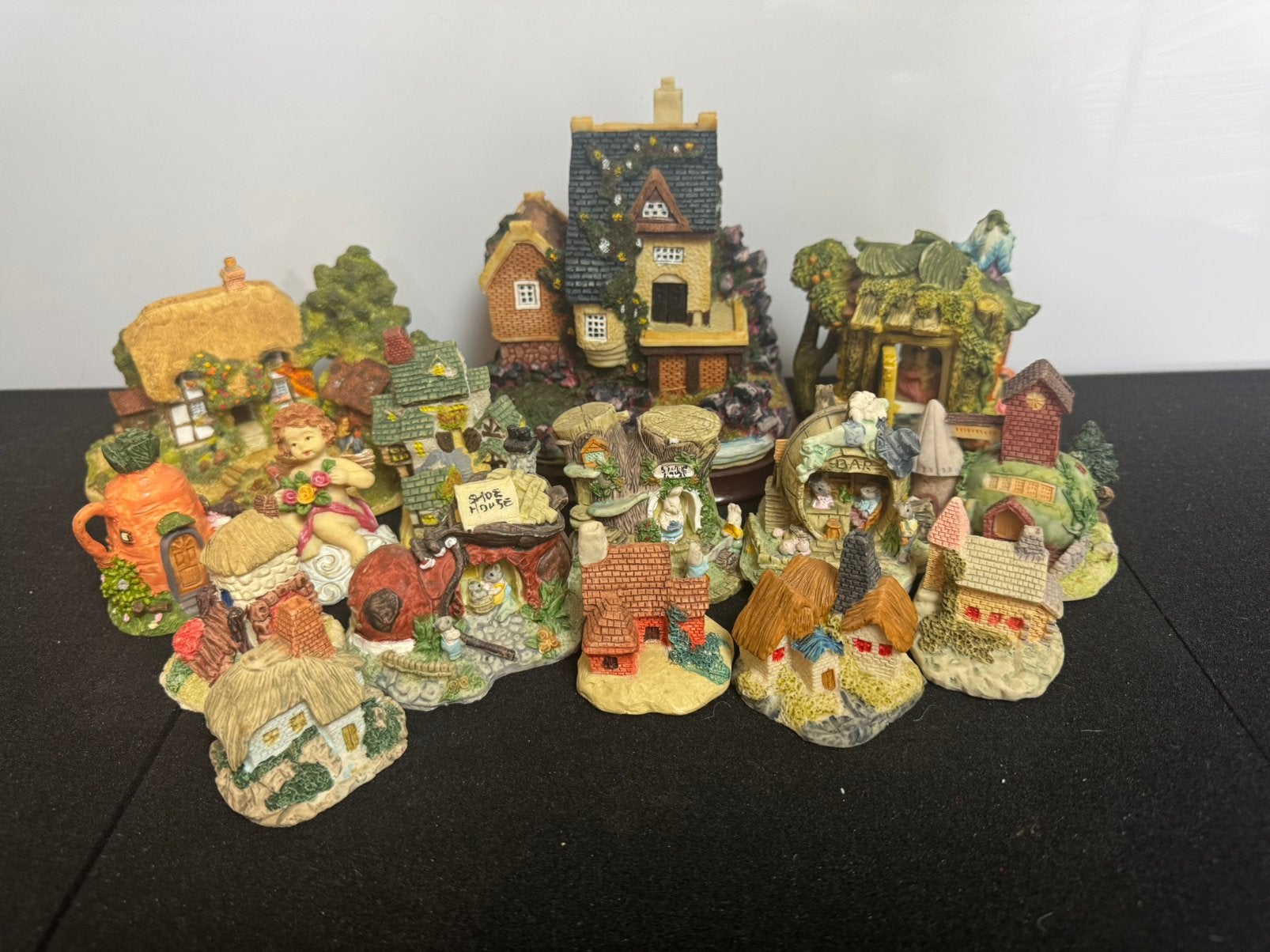 Lot miniatuur cottage huisjes — fantasy en Engelse stijl, Ophalen of Verzenden, Zo goed als nieuw, Dier