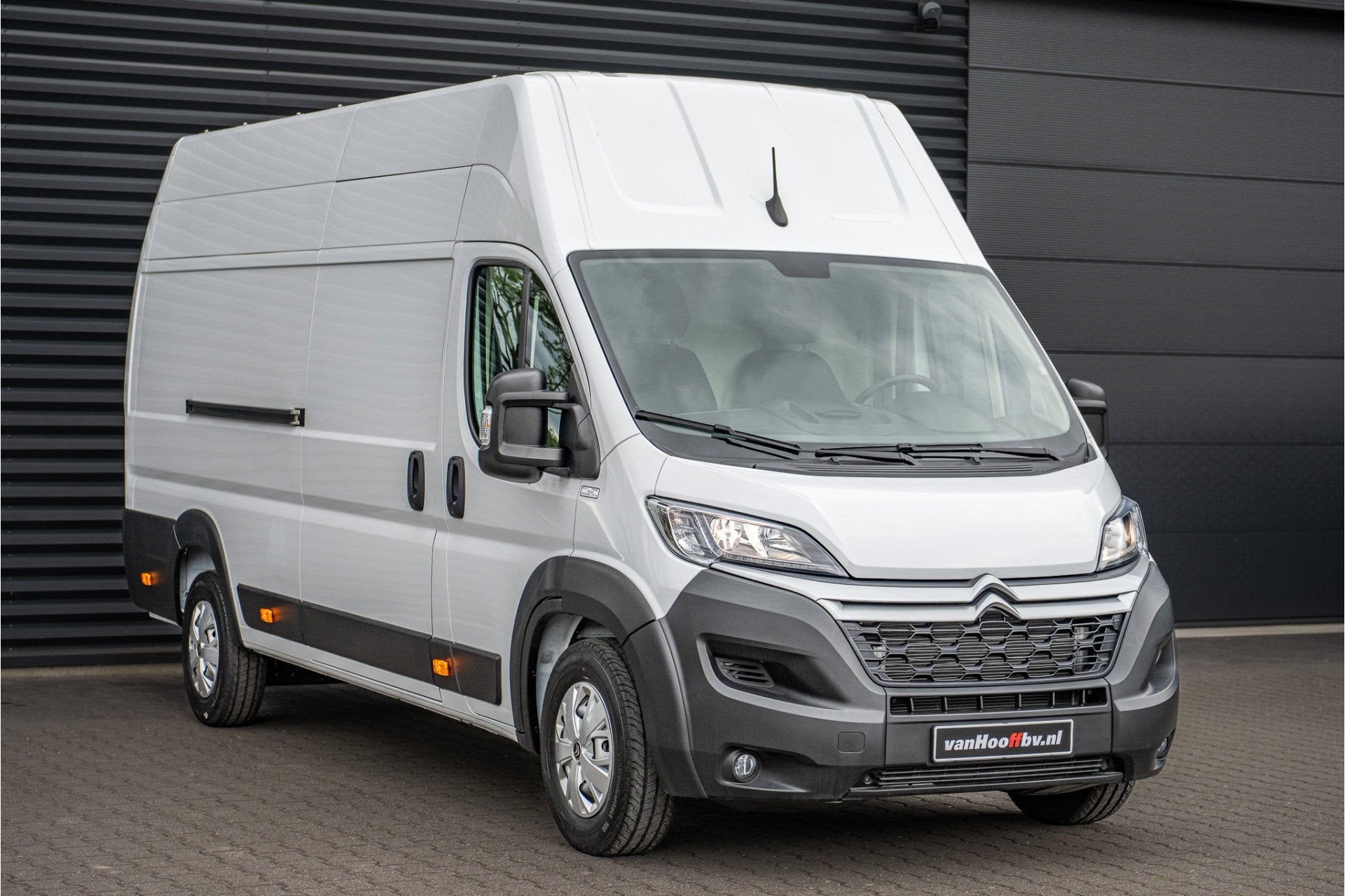 Citroën Jumper 2.2 BlueHDi 165 L4H3 Zwaar 3.5t (bj 2023), Voorwielaandrijving, Stof, Gebruikt, Zwart