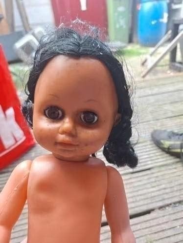 Oude pop met donker haar en bruine ogen, Verzamelen, Poppen, Ophalen of Verzenden, Gebruikt, Pop