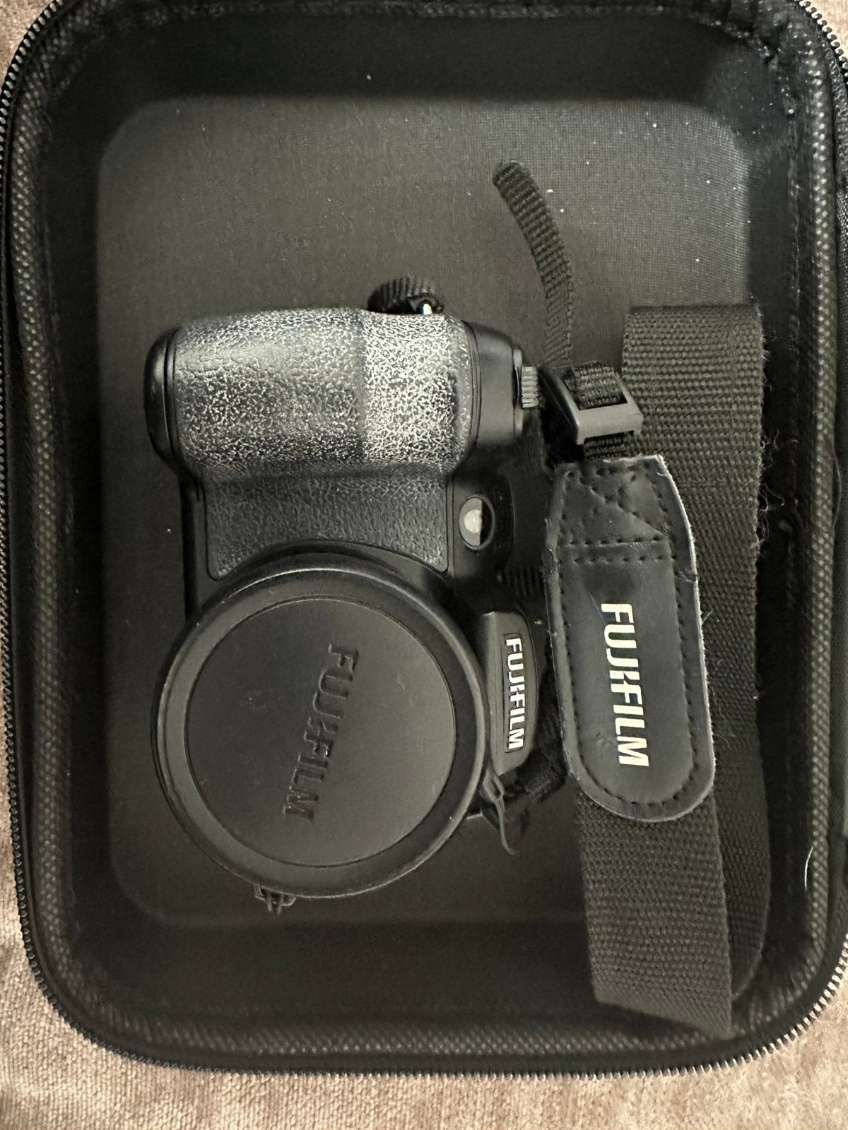 Fujifilm FinePix S1500 digitale camera + tas + kabels, Gebruikt, 10 megapixels, Fujifilm, Cameratas