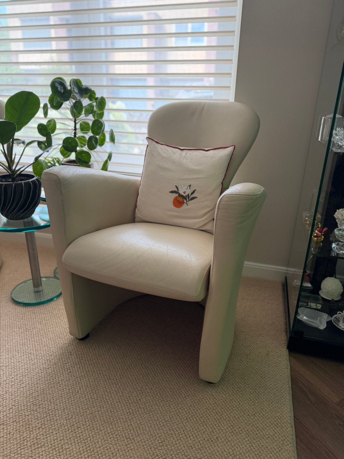 Leolux Emphora stoelen leer 5 stuks, los of als set., Huis en Inrichting, Ophalen, Gebruikt, Modern, 50 tot 75 cm