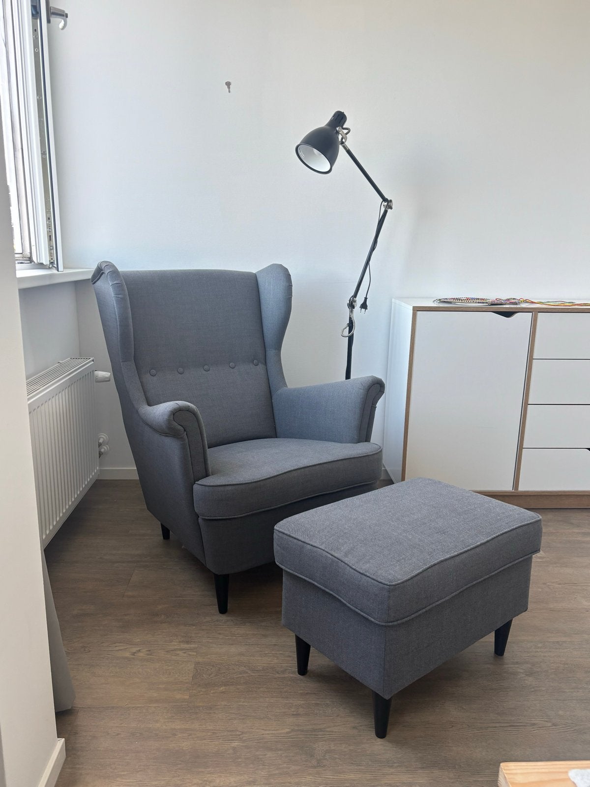 Grijze fauteuil met voetenbank - Zo goed als nieuw, Ophalen, 100 tot 125 cm, Zo goed als nieuw, 75 tot 100 cm