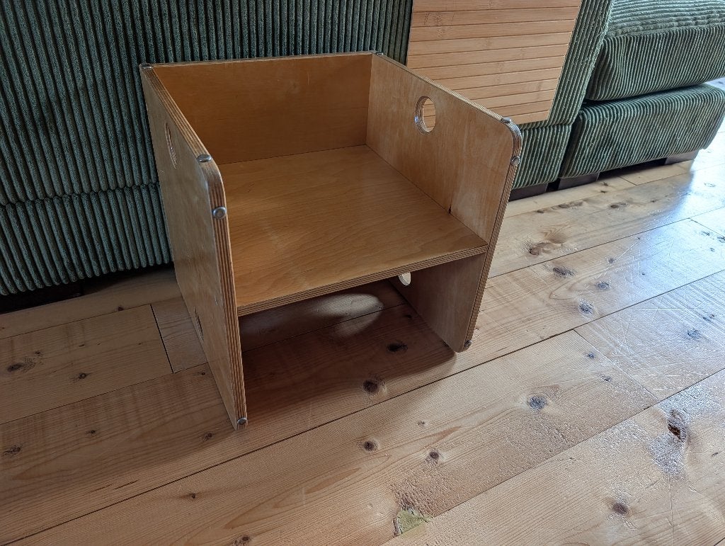 Stevige houten kinderstoel van Rolf Onderwijs, Kinderen en Baby's, Kinderstoelen, Ophalen, Gebruikt, Overige typen, Aanschuifbaar