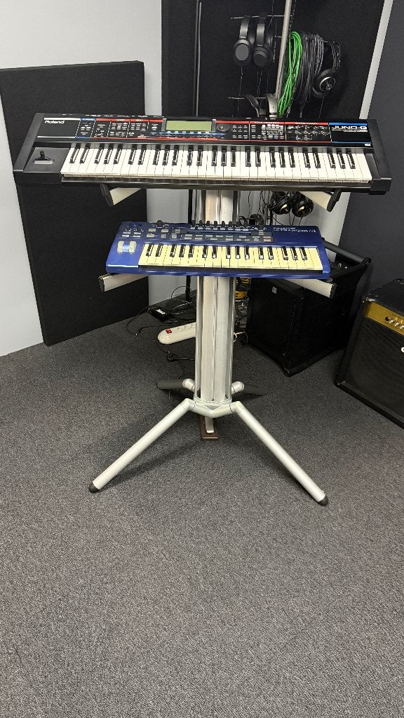 K&M Dubbel keyboard statief, Ophalen, Zo goed als nieuw, 61 toetsen, Overige merken