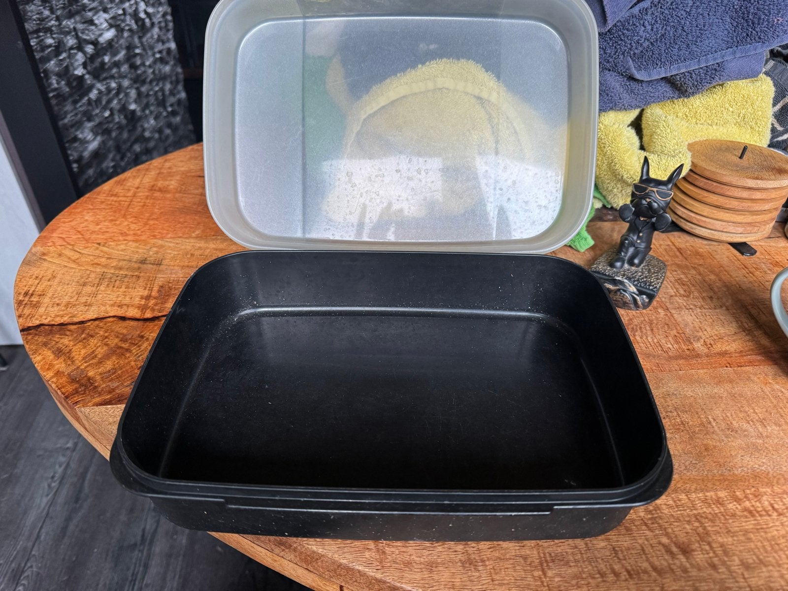 Tupperware bewaardoos - Zwart, gebruikt, Huis en Inrichting, Ophalen, Gebruikt, Bewaardoos, Met deksel
