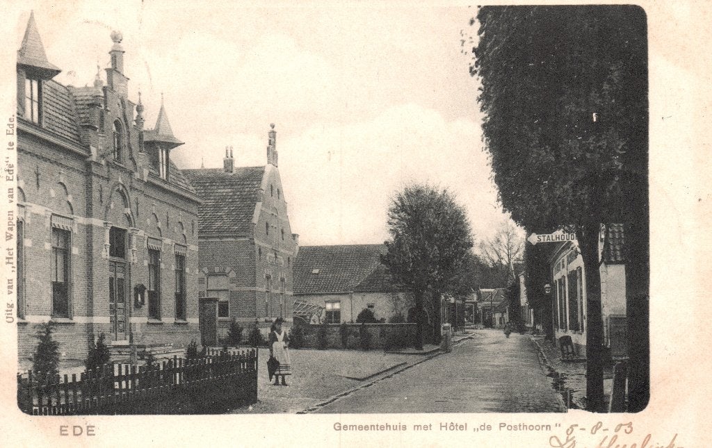 Gemeentehuis met Hôtel de Posthoorn (1903) 128064, Verzamelen, Ophalen of Verzenden, Voor 1920, Gelopen, Gelderland