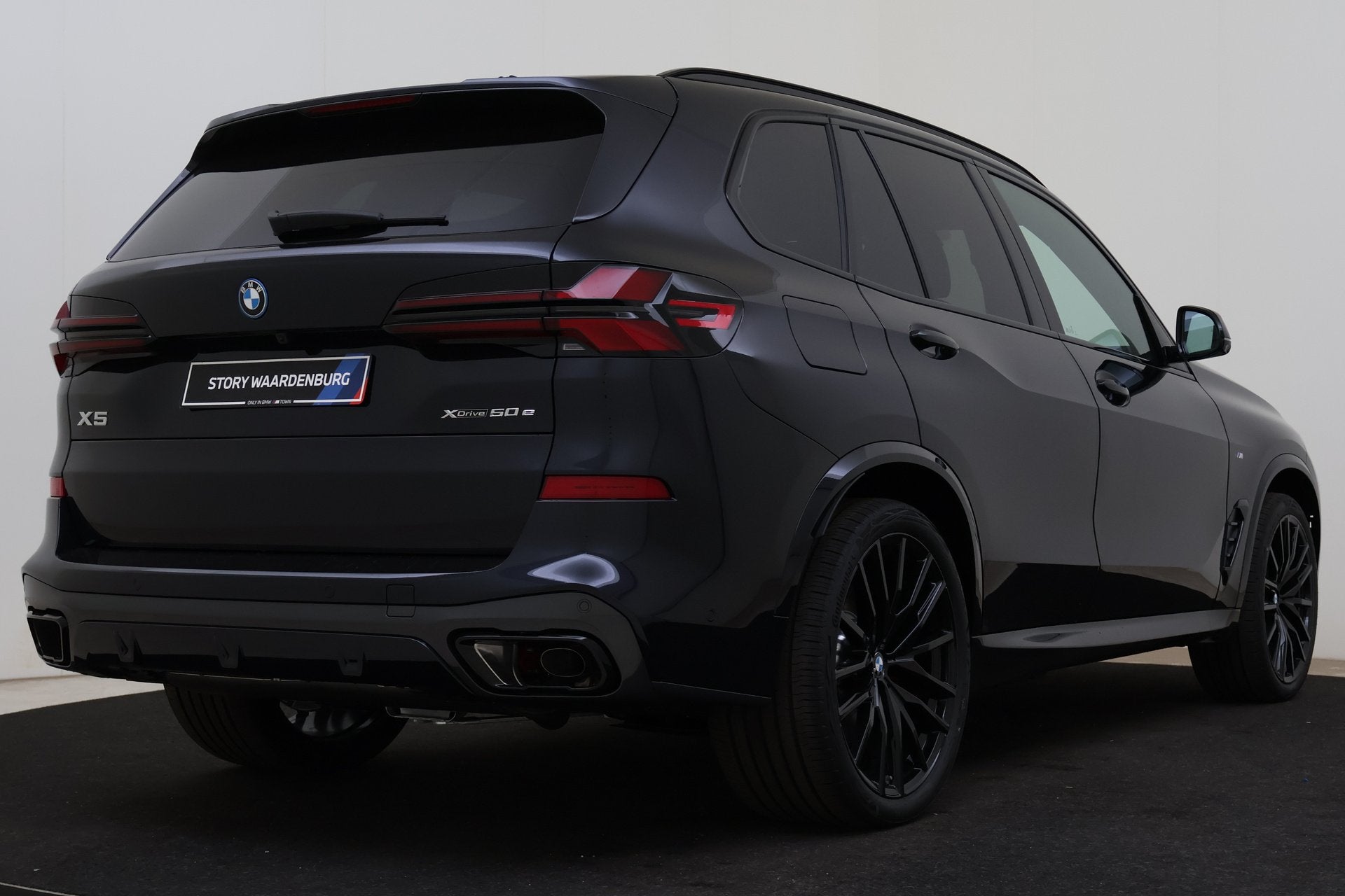 BMW X5 xDrive50e M Sport Automaat / Trekhaak / Panoramadak S, Auto's, Automaat, 2395 kg, Zwart, Leder