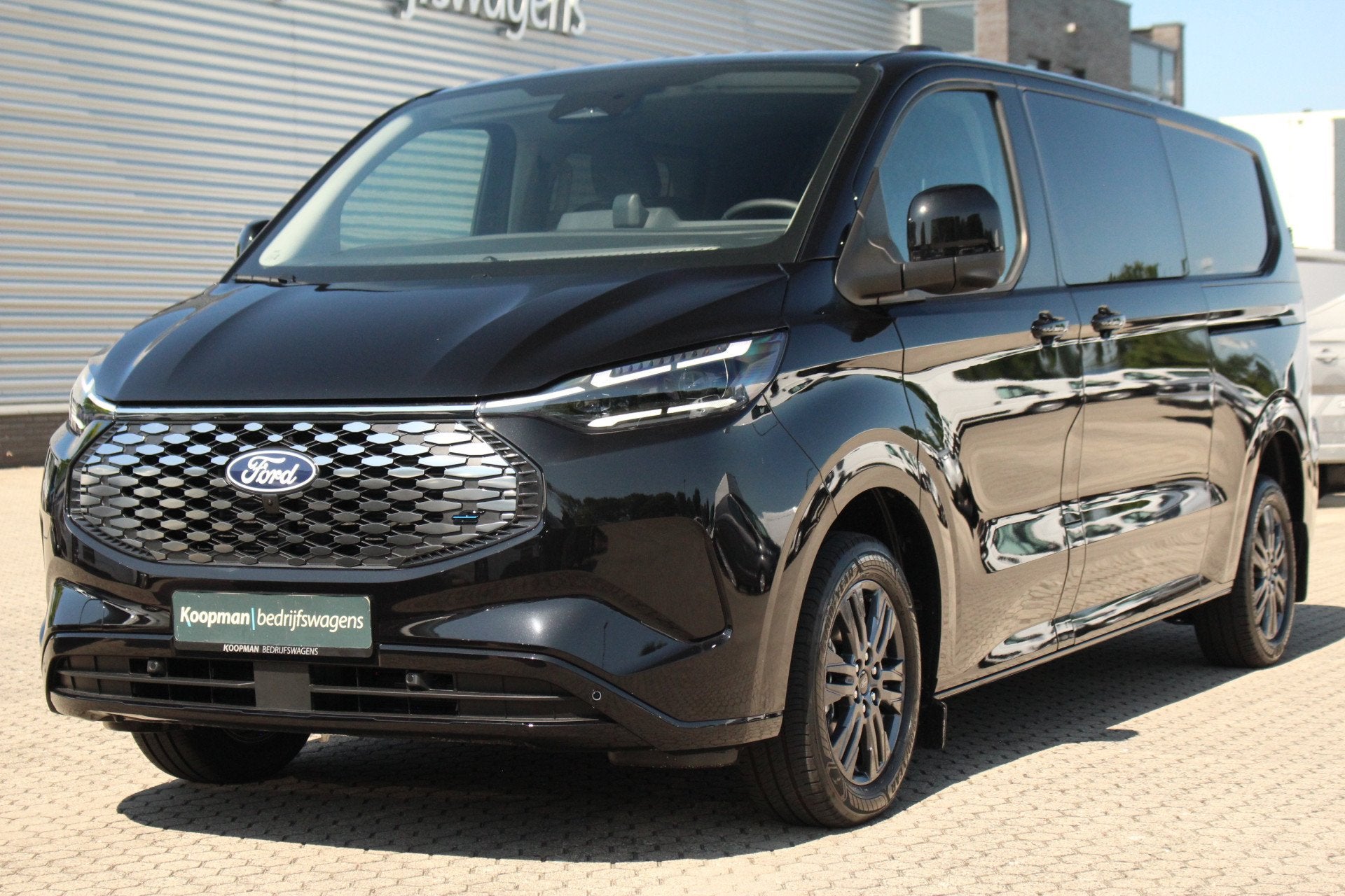 Ford E-Transit Custom 320 L2H1 Limited DC | 71 kWh | 160kW/2, Auto's, Automaat, Achterwielaandrijving, Electronic Stability Program (ESP)