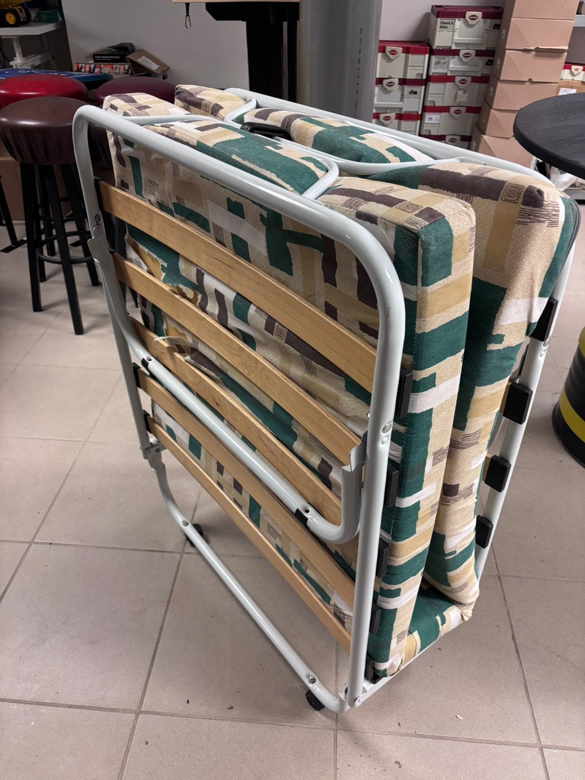 Vouwbed / klapbed, Eenpersoons, Zo goed als nieuw, 80 cm, Metaal