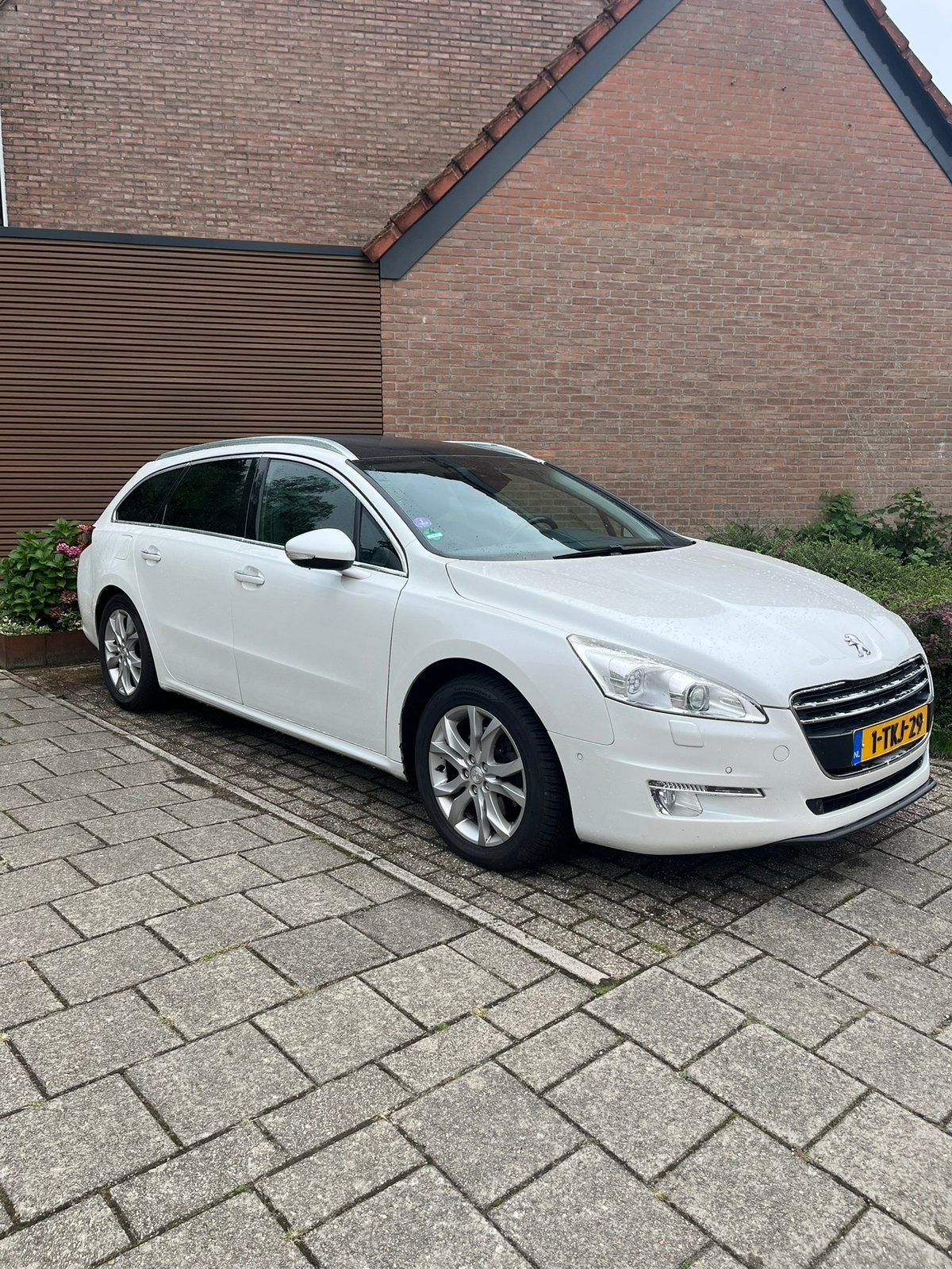 Peugeot 508 SW 1.6 THP Allure bj.2014 NIEUWE APK tot 08-2027, 745 kg, Zwart, Leder en Stof, Wit