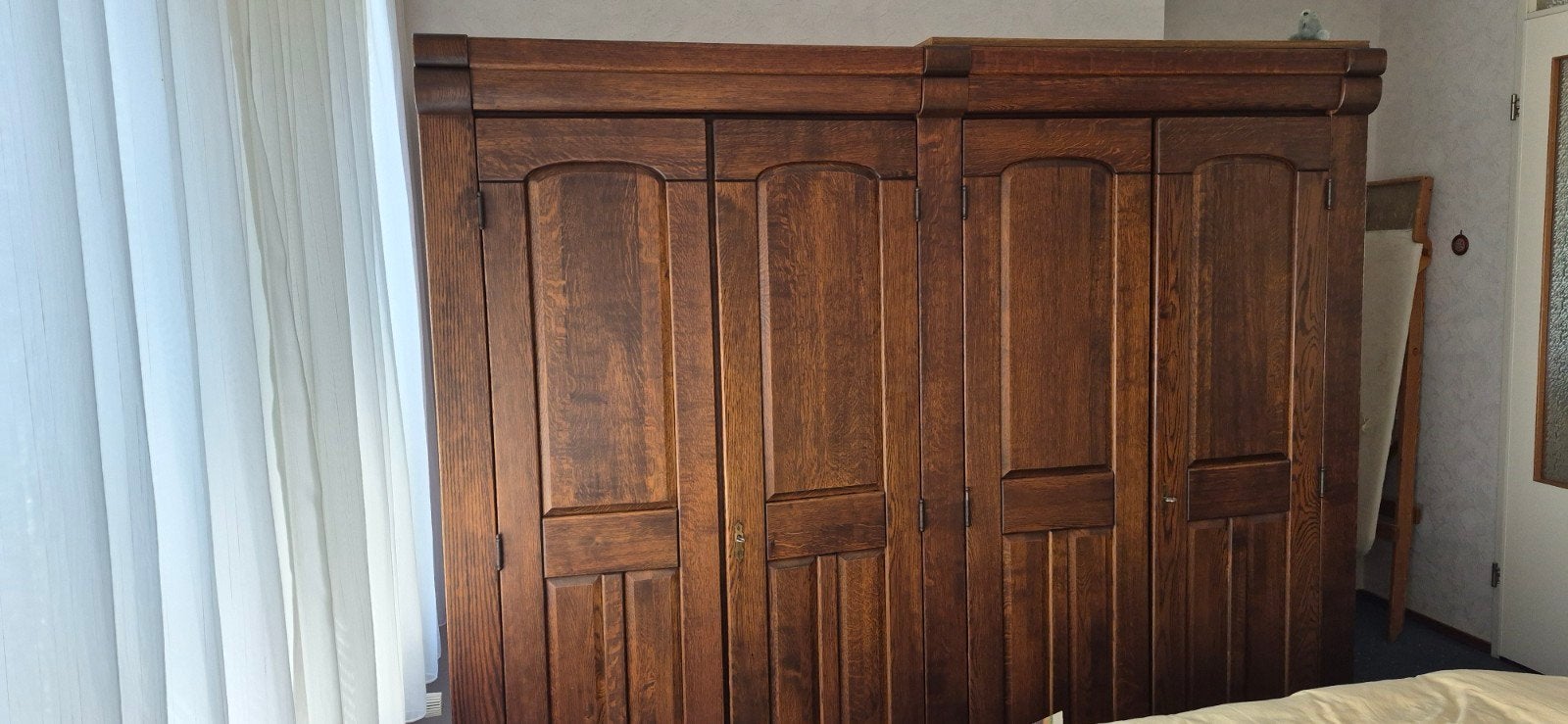 Massief eiken kledingkast met legplanken en hanggedeelte, Antiek en Kunst, Ophalen
