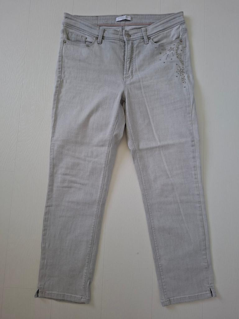 Cambio lichtgrijze jeans mt 44 model Piper short, Kleding | Dames, Cambio, Ophalen of Verzenden, Zo goed als nieuw, W33 - W36 (confectie 42/44)