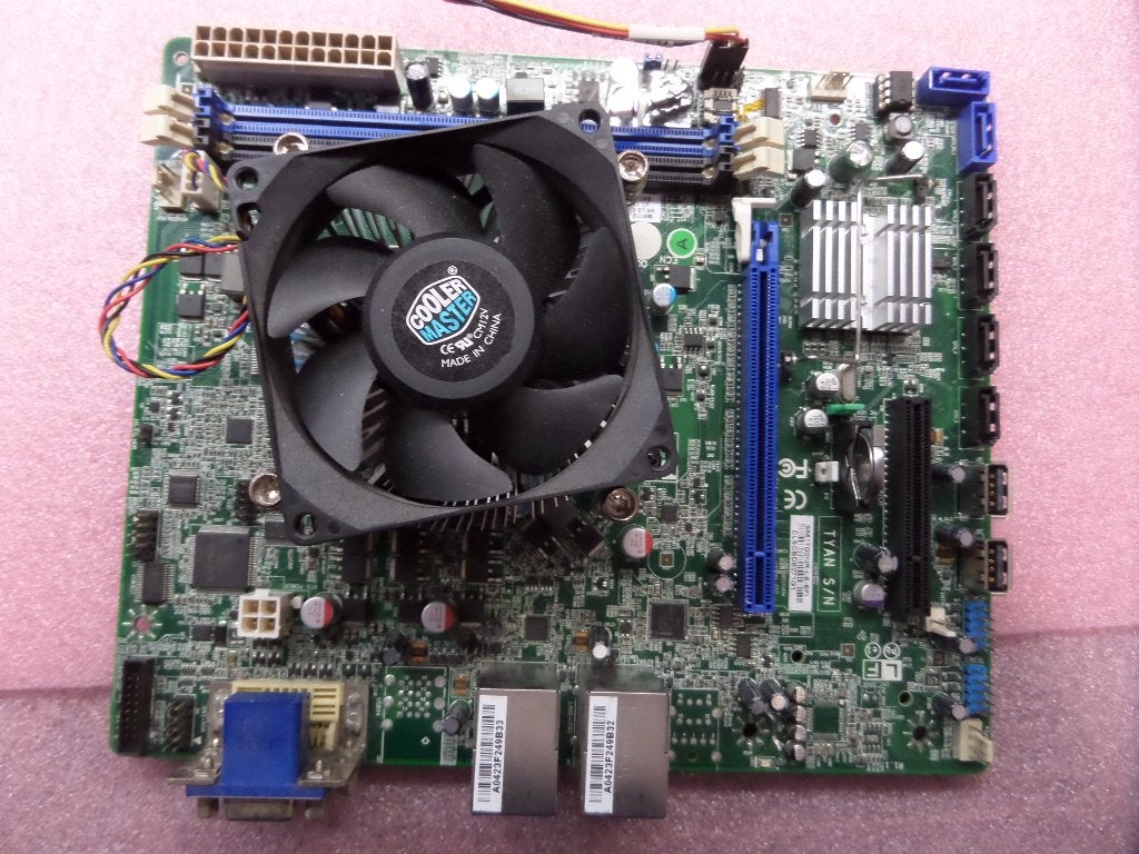 Tyan S5517G2NR-LE-EFI, Computers en Software, Moederborden, Ophalen, Zo goed als nieuw, Overige typen, DDR3