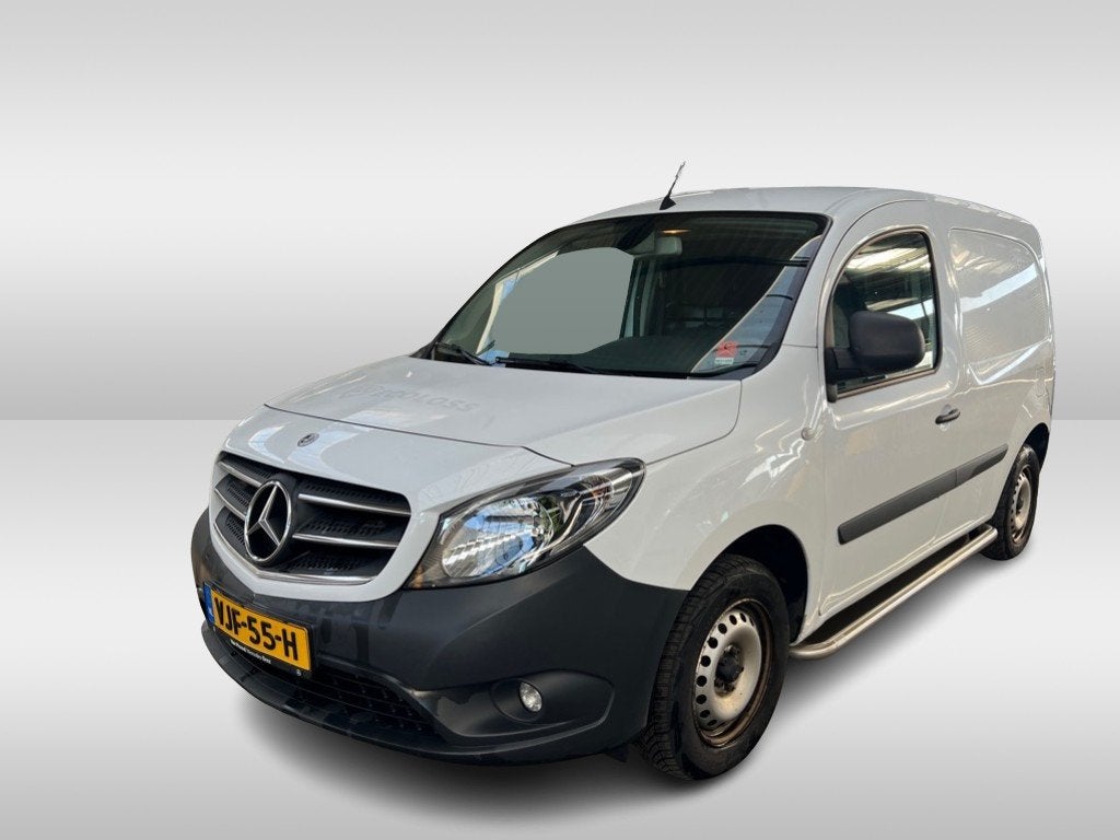 Mercedes-Benz Citan 111 CDI Airco Navigatie Camera Trekhaak, Auto's, Voorwielaandrijving, Gebruikt, Euro 6, 4 cilinders
