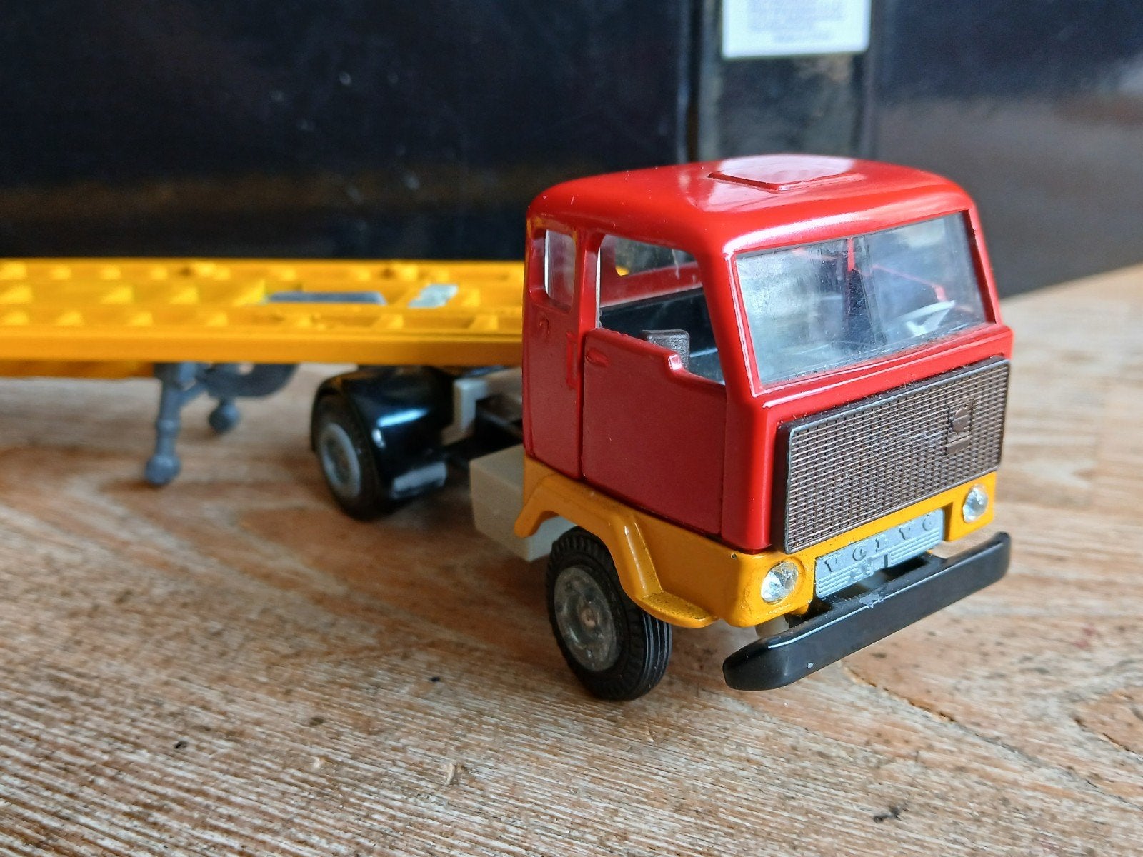 Volvo F89 vrachtwagen Tekno Denmark, Hobby en Vrije tijd, Modelauto's | 1:50, Ophalen of Verzenden, Gebruikt, Bus of Vrachtwagen