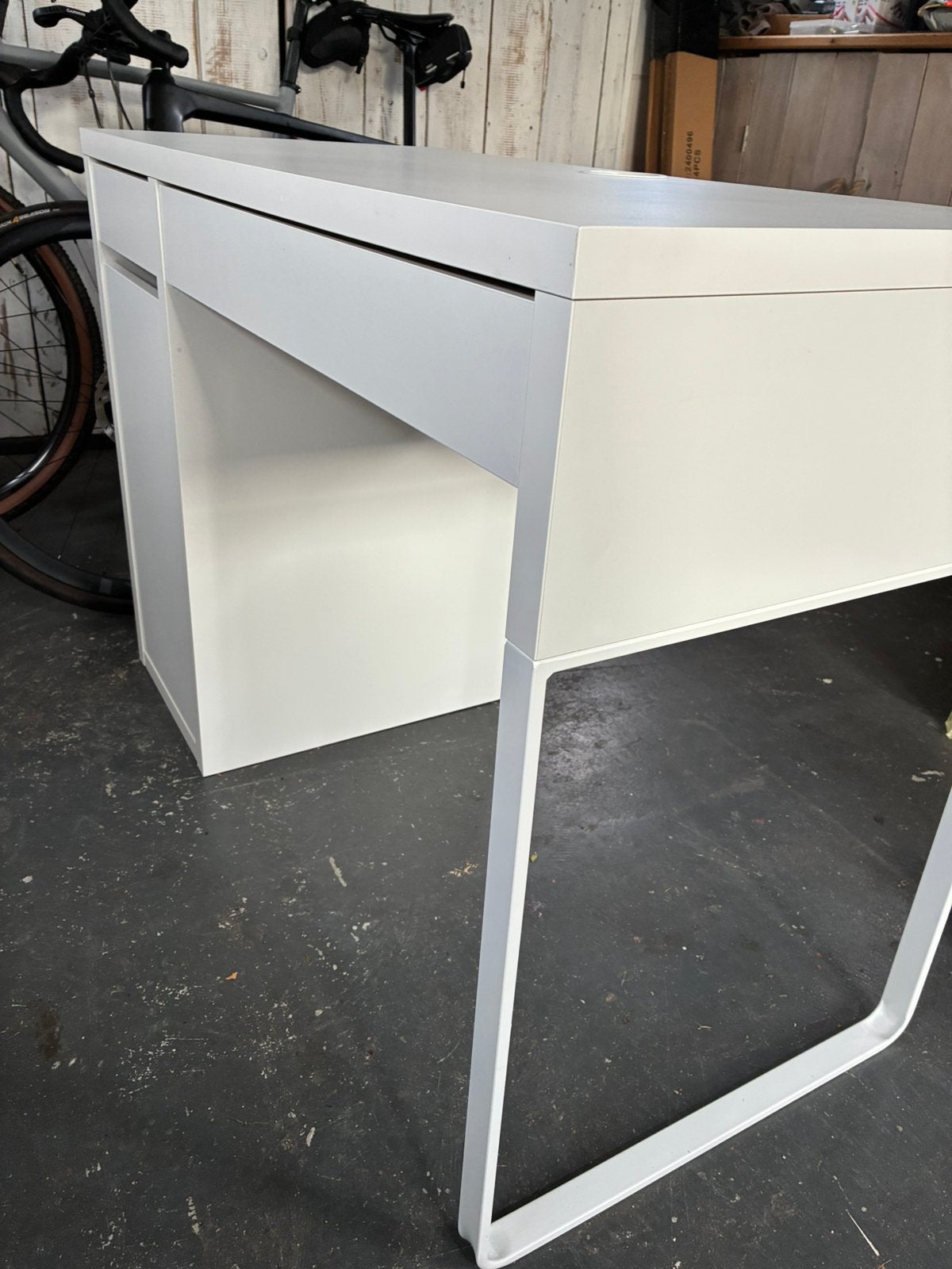 IKEA kinderbureau, Ophalen, Met lades, 105 cm, Gebruikt