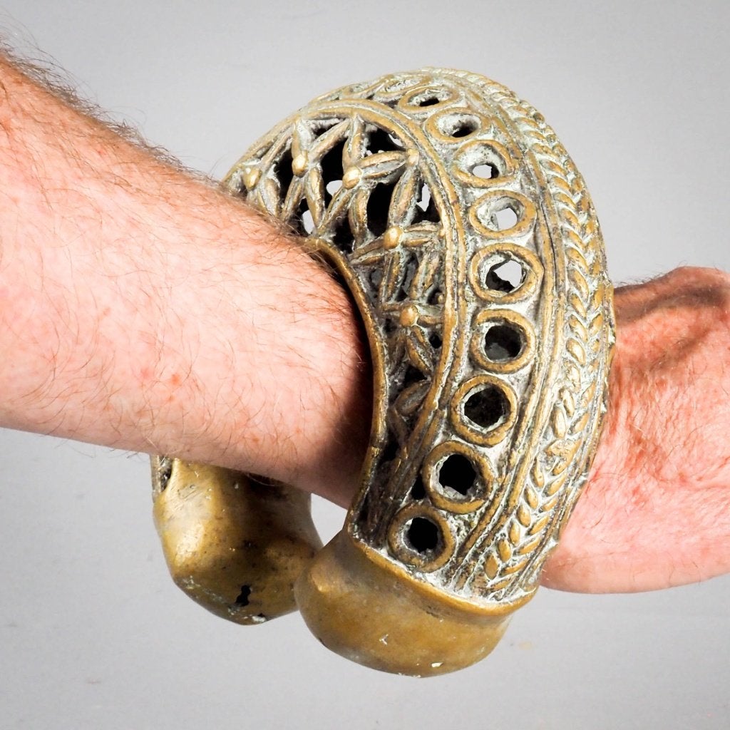 antieke bronzen Manilla armband Benin Afrika, Antiek en Kunst, Sieraad, Afrika, 17 cm, Ophalen of Verzenden