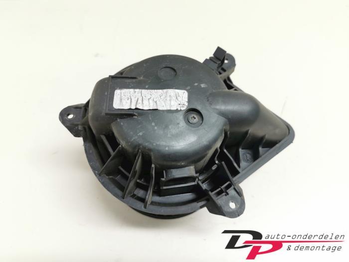 Kachel Ventilatiemotor van een Opel Vivaro, Gebruikt, -, -, Opel