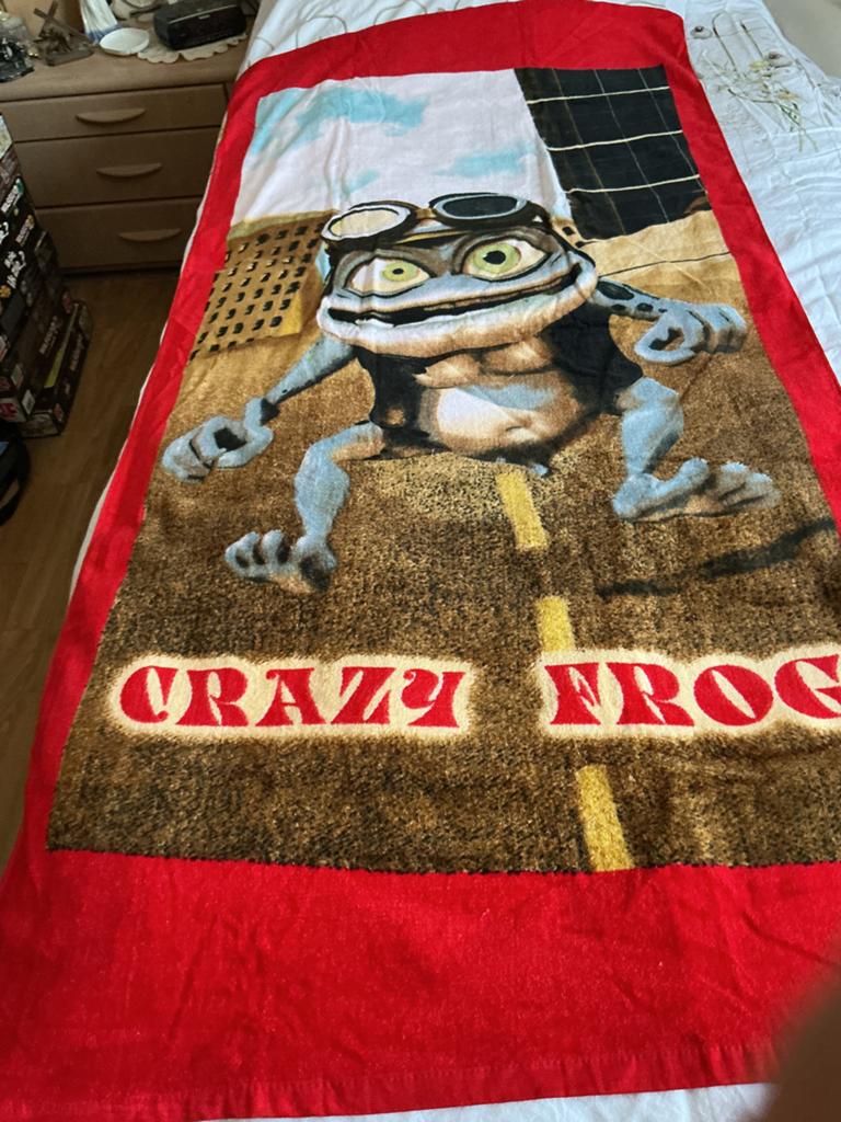 Crazy Frog strandlaken / handdoek 100% katoen, Ophalen of Verzenden, Gebruikt, Rood, Handdoek