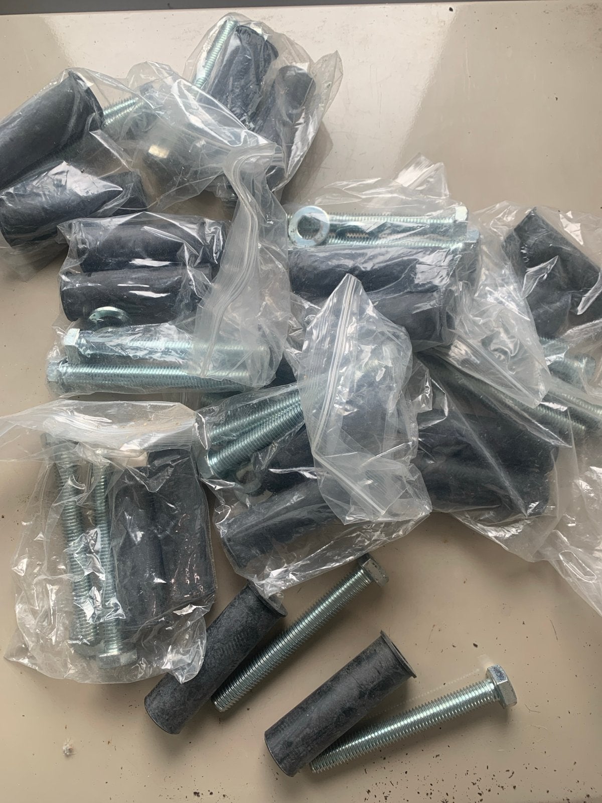 10 sets asfaltbouten met pluggen, Ophalen of Verzenden, Nieuw, 50 tot 100 mm, Bouten of Moeren
