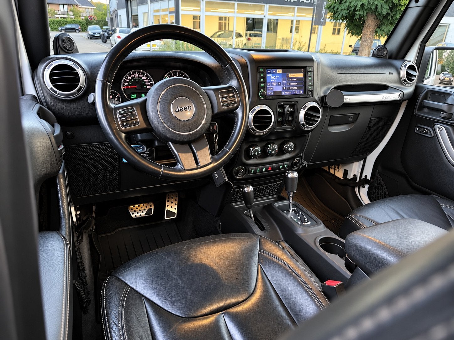Jeep Wrangler Unlimited 3.6 Sahara|AUT|LEDER|TREKHAAK|HARDTO, Auto's, Automaat, 450 kg, Gebruikt, Zwart
