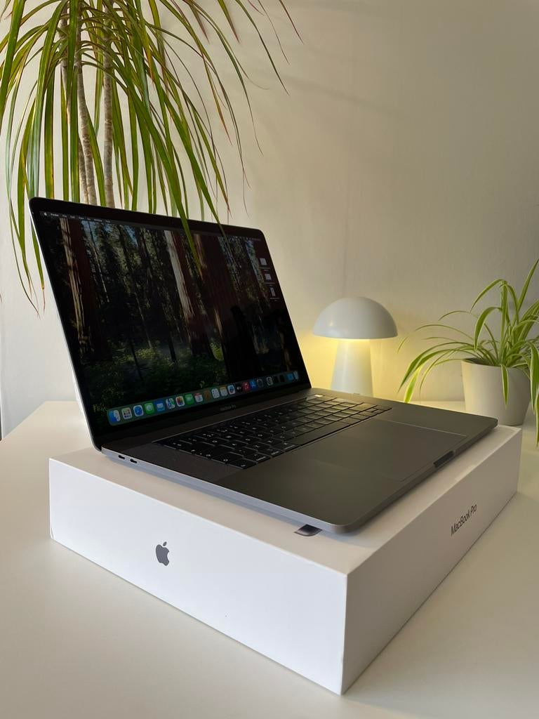 MacBook Pro 15” Touch/Core i7/32GB DDR4/4GB GPU/Battery ~90%, Computers en Software, Apple Macbooks, Zo goed als nieuw, MacBook Pro