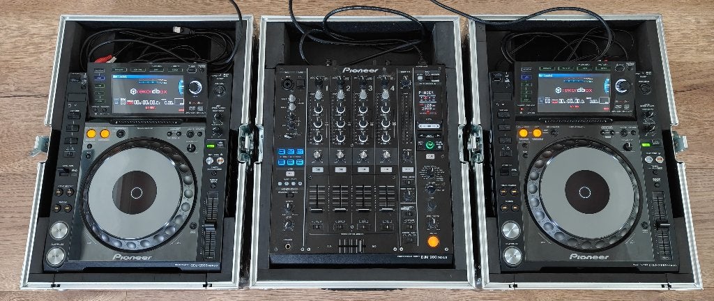 Pioneer DJ Set CDJ-2000 Nexus + DJM-900 Nexus met flightcase, Muziek en Instrumenten, Dj-sets en Draaitafels, Ophalen, Zo goed als nieuw