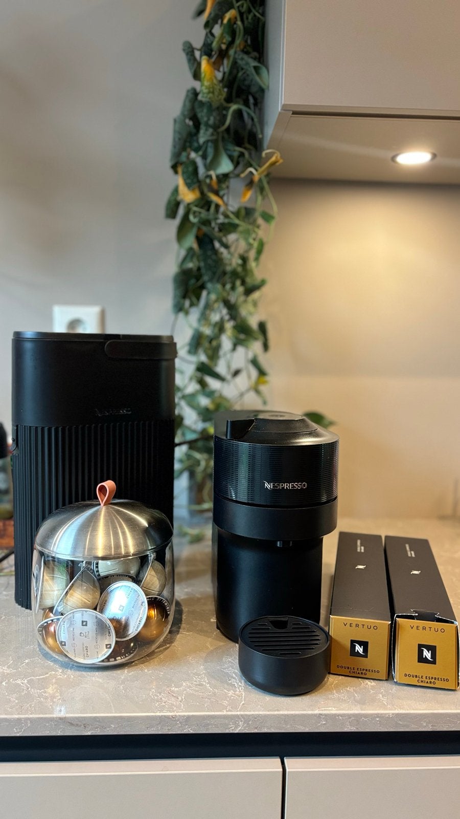 Nespresso Vertuo Pop met capsulehouder, container en capsule, Ophalen, Koffiepads en cups, Koffiemachine, Zo goed als nieuw
