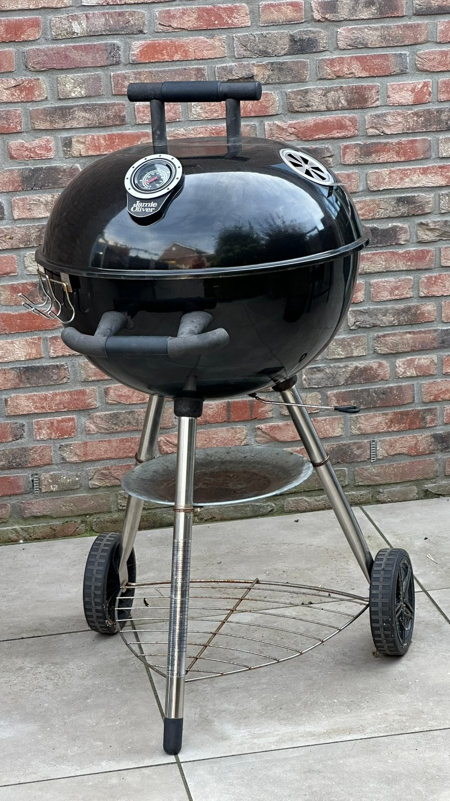 Jamie Oliver houtskool barbecue met accessoires, Ophalen, Gebruikt, Met accessoires