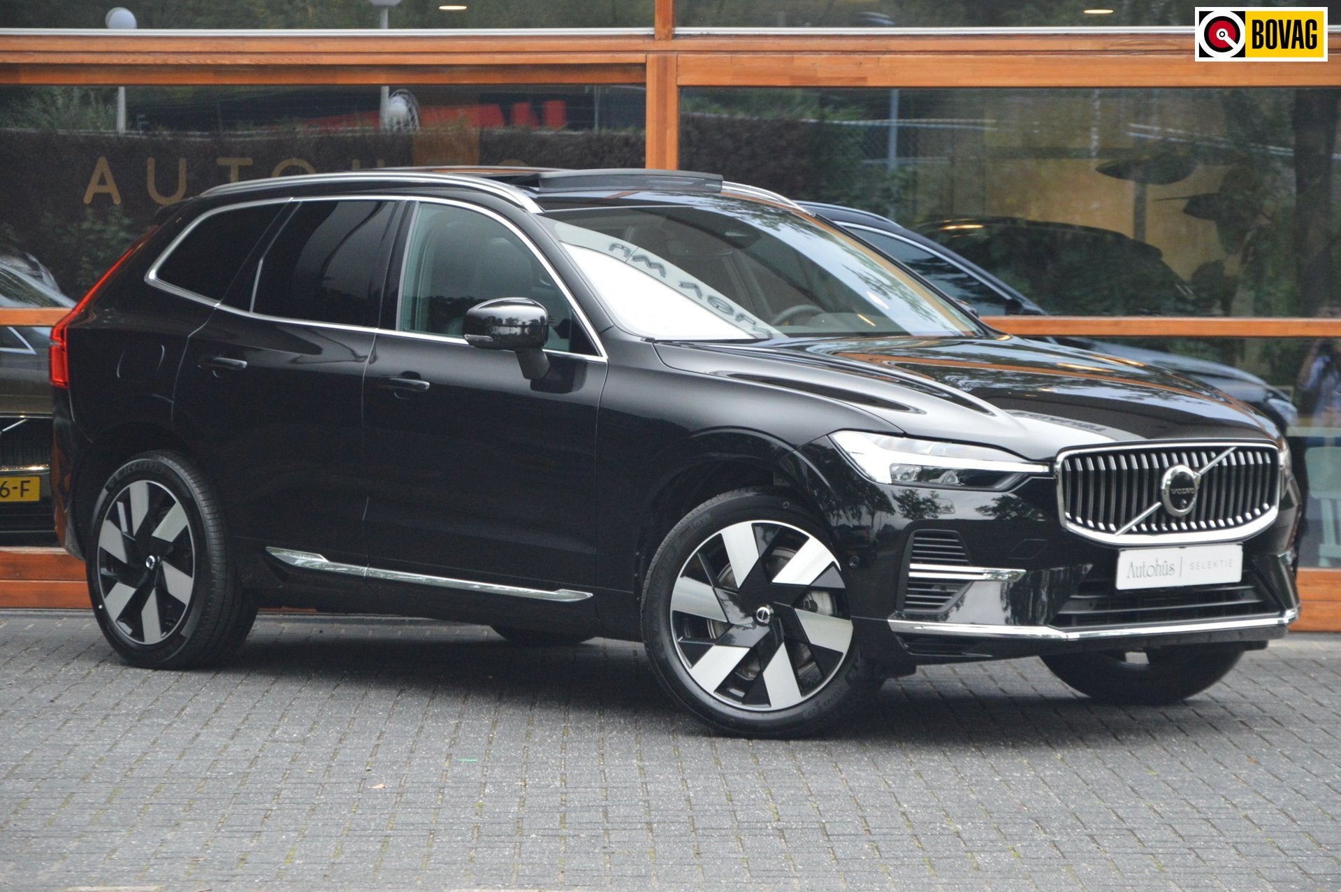 Volvo XC60 T6 Hybrid AWD Plus Bright | 360° Camera | Panora, Auto's, Gebruikt, 4 cilinders, 1969 cc, Zwart