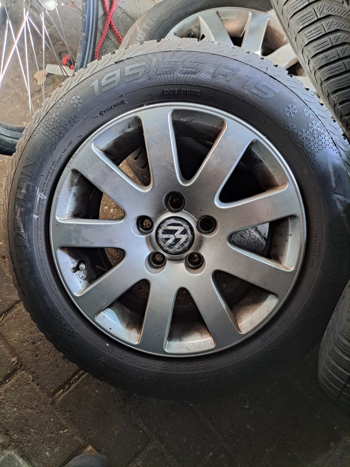 Winterbanden met velgen - 195/65 R15, Ophalen of Verzenden, Gebruikt