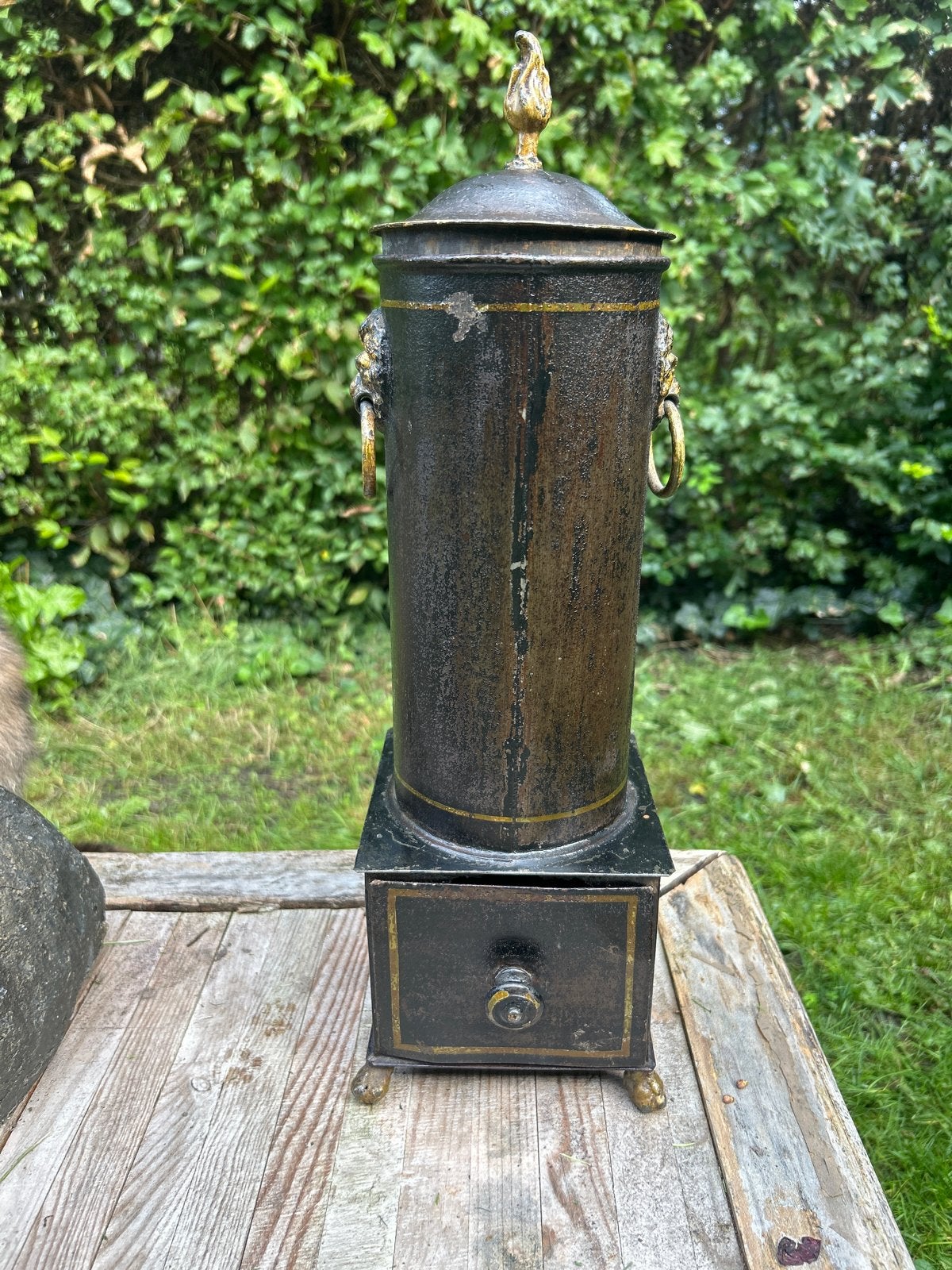 Antieke kolenkit met lade en leeuwenkoppen, Antiek en Kunst, Ophalen of Verzenden