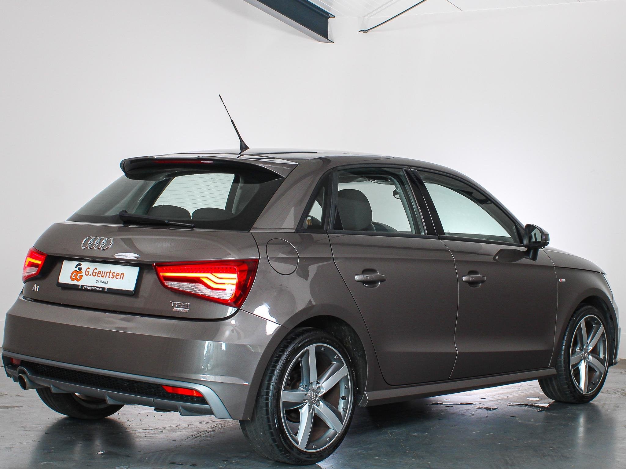 Audi A1 Sportback 1.0 TFSI S-line LED BOSE, Bluetooth, Stoel, Auto's, Stof, 95 pk, 999 cc, 750 kg
