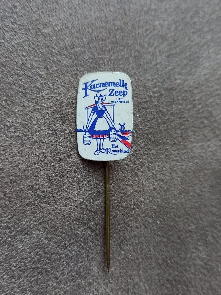 Speldje Karnemelk zeep - Het melkmeisje - Het klaverblad, Verzamelen, Ophalen of Verzenden, Gebruikt