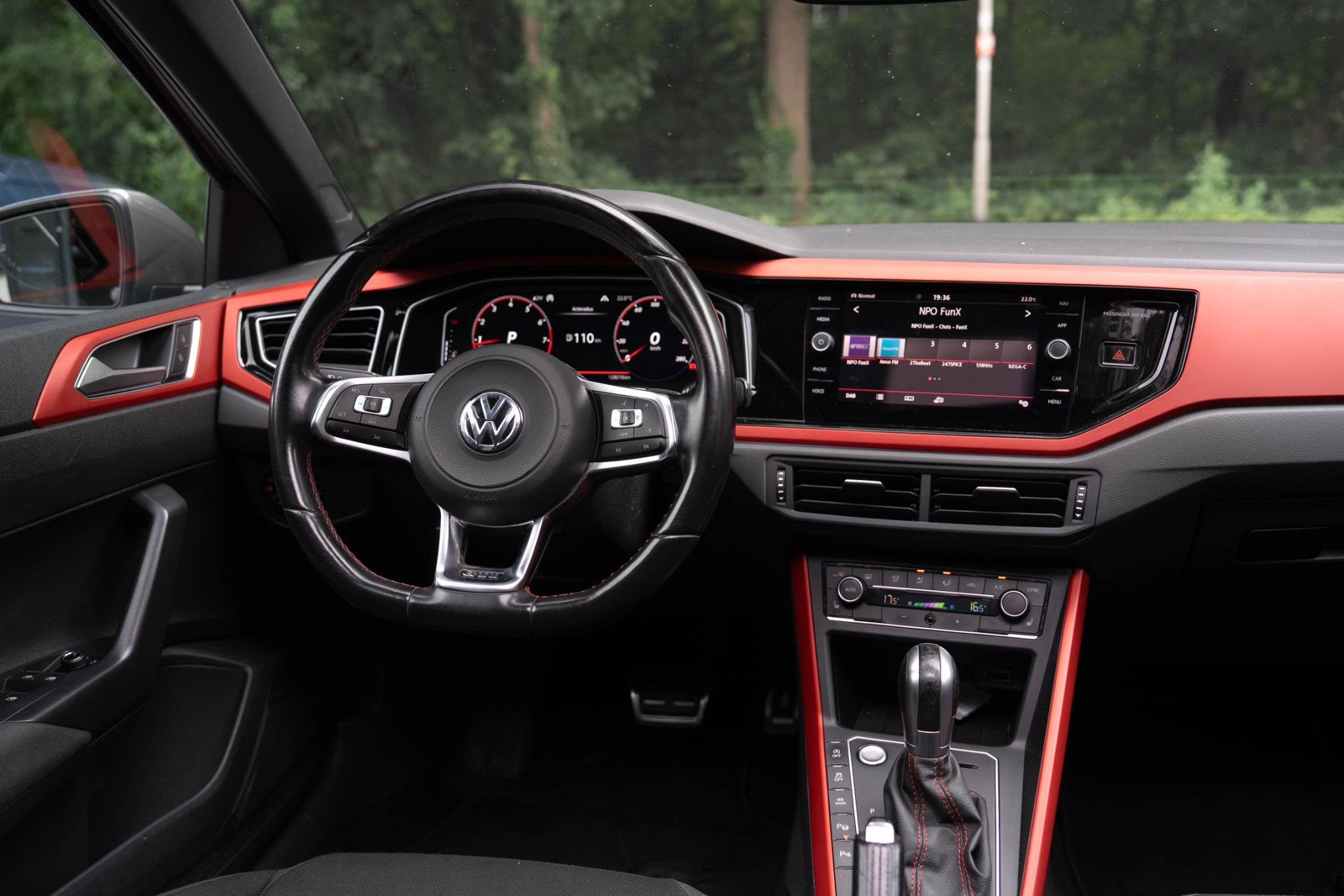 Foto 6 van Volkswagen Polo 2.0 TSI GTI | Virtual | Camera | Panorama |