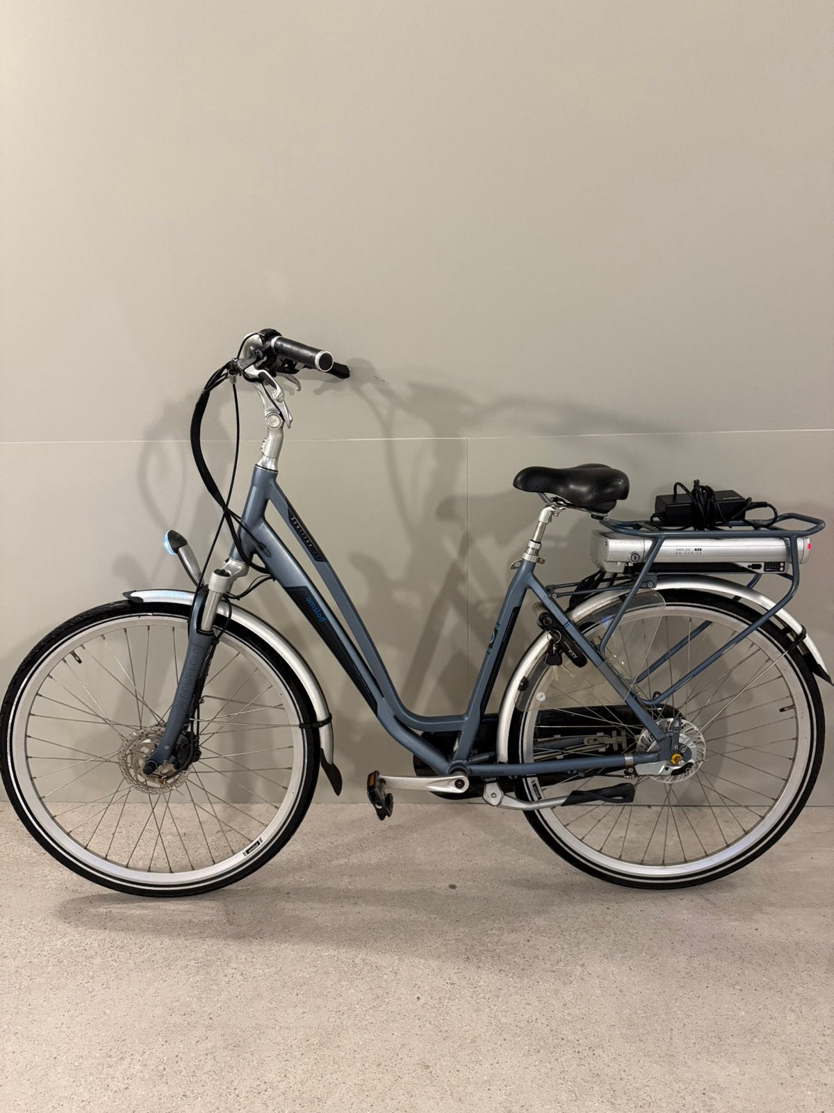 Zeer nette Amslod elektrische fiets  (Z.G.A.N), 51 tot 55 cm, Ophalen of Verzenden, Zo goed als nieuw, Overige merken
