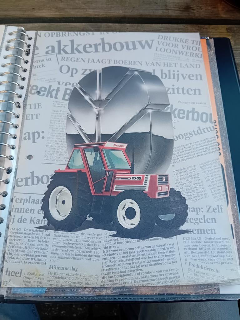 Ford Fiat New Holland trekker tractor folder, Ophalen of Verzenden