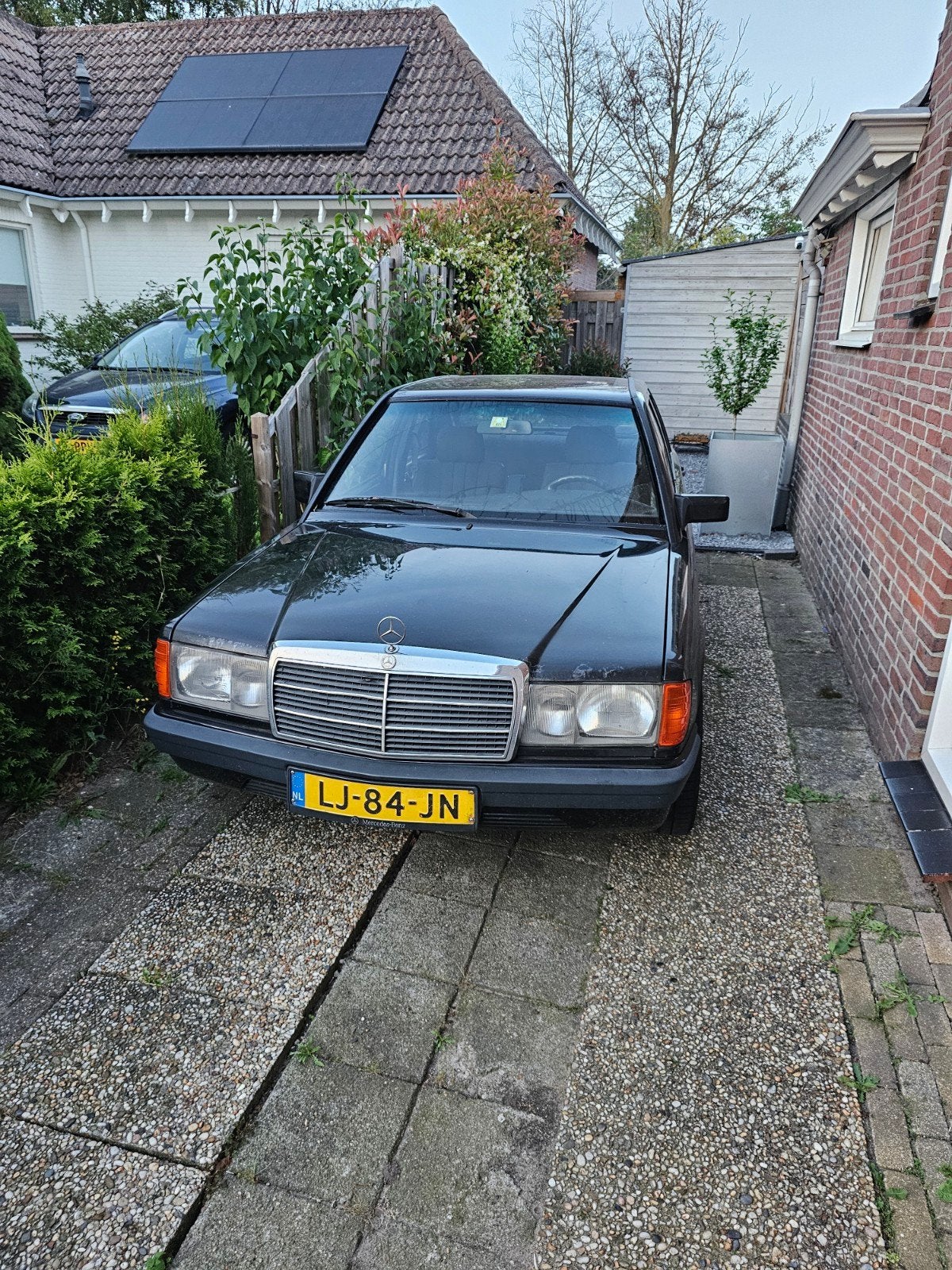 Mercedes 190 2.0 1984, Voorwielaandrijving, 1345 kg, Stof, 75 €/maand