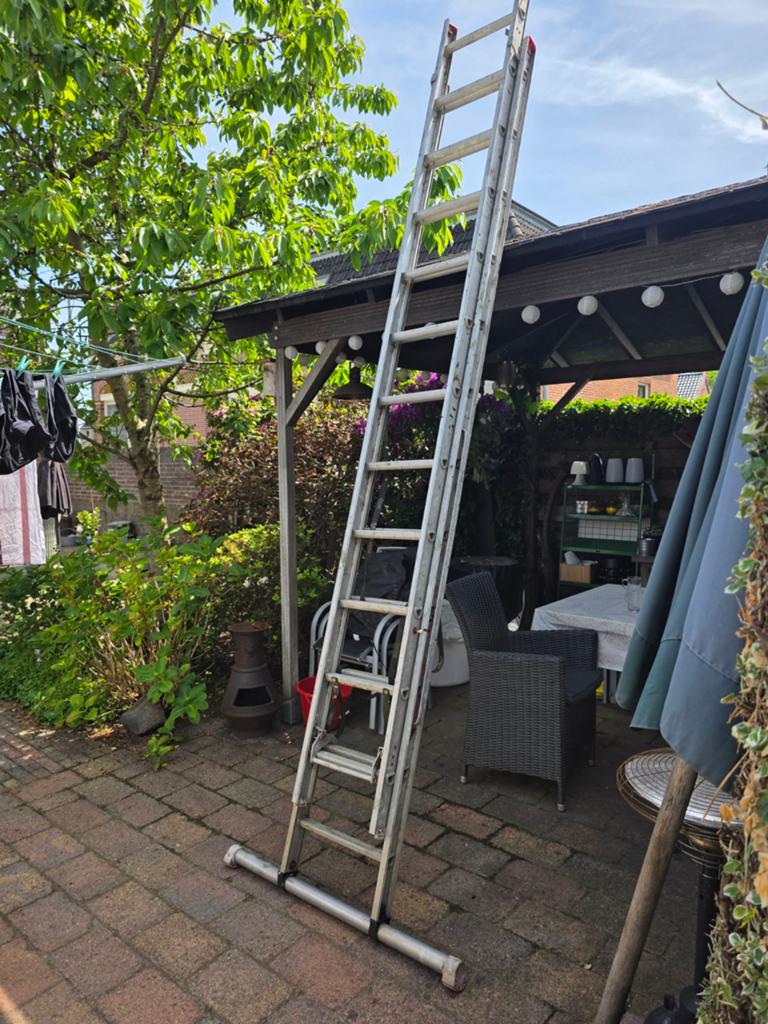 Altrex Schuifladder 2x12 sporten met brede stabilisatiebalk, Doe-het-zelf en Verbouw, Ladders en Trappen, Ophalen, Gebruikt, Ladder