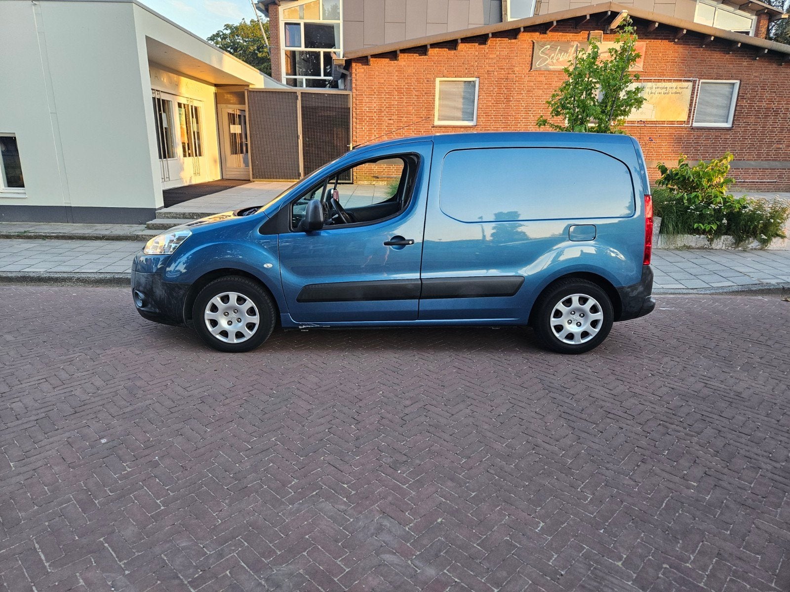 Peugeot Partner 1.6 Hdif 66KW 120 L1 2PL 2009, Auto's, Voorwielaandrijving, Stof, 4 cilinders, Blauw