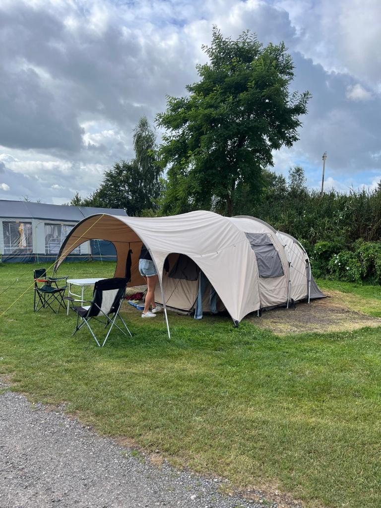 Redwood Aspen 320 Tent, Ophalen, Zo goed als nieuw, Tot en met 4