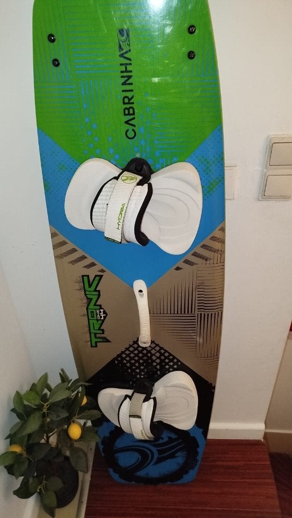 Cabrinha Kitesurfset 2015 - Goed onderhouden, Watersport en Boten, Kitesurfen, Kitesurf-set, Twintip, Ophalen of Verzenden, Zo goed als nieuw