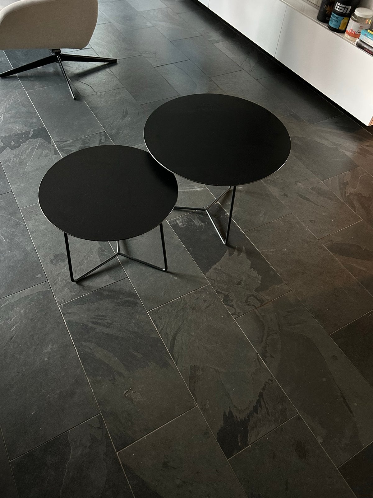 Set van 2 zwarte ronde salontafels, Ophalen, 50 – 75, Rond, 50 tot 100 cm