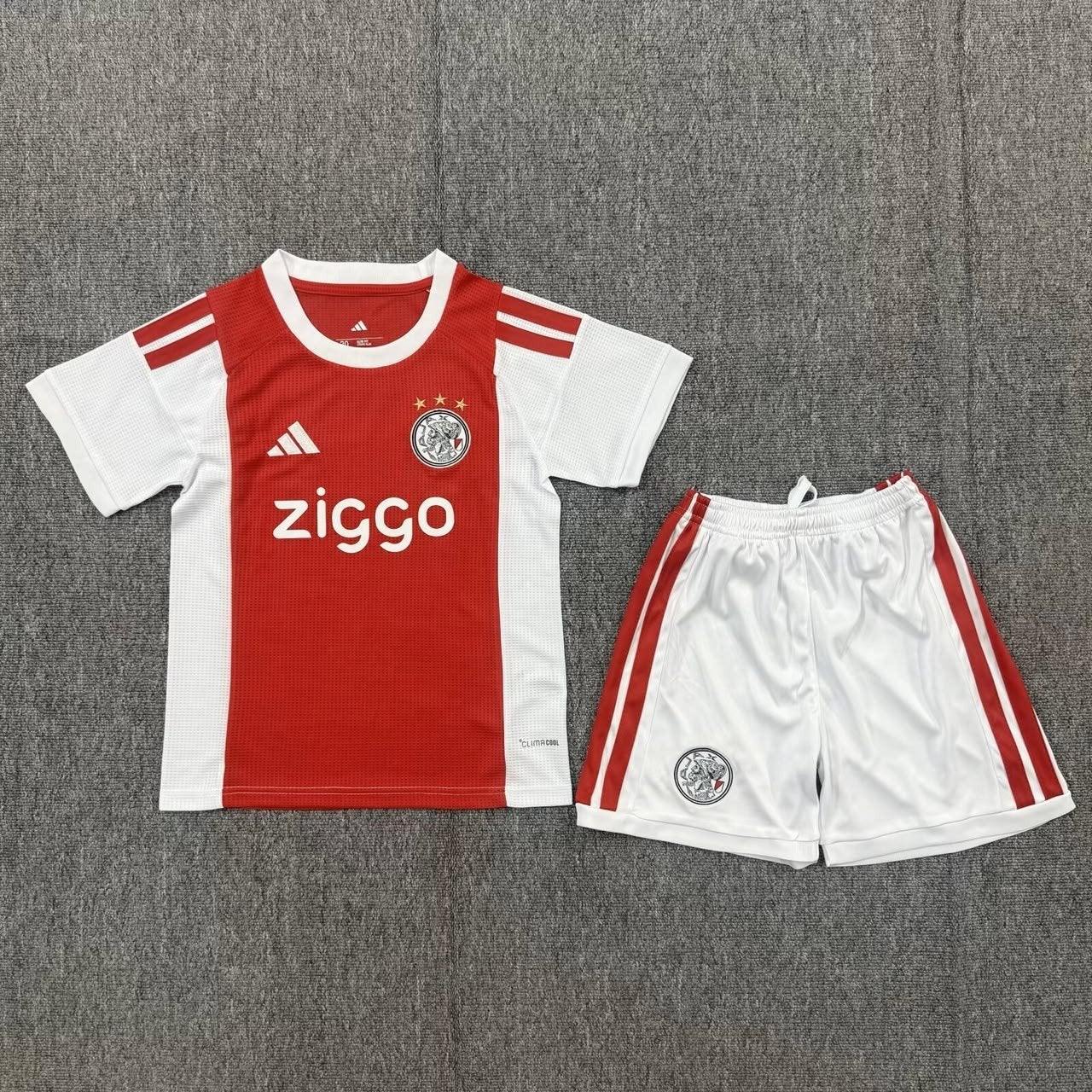 Ajax tenue 2026/2027, Sport en Fitness, Maat XS of kleiner, Ophalen of Verzenden, Nieuw, Set
