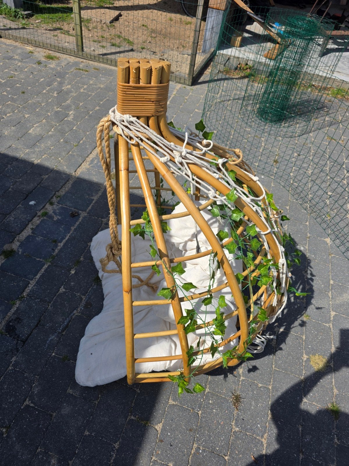 Hangstoel, Huis en Inrichting, Stoelen, Ophalen, Zo goed als nieuw, Eén