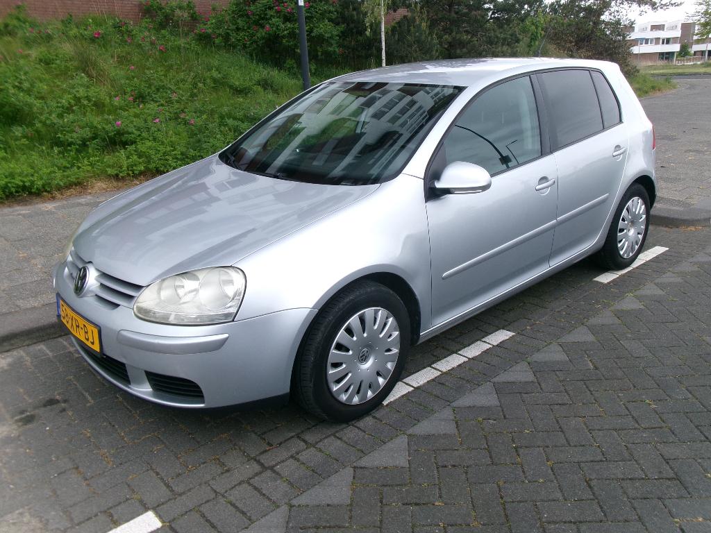 VOLKSWAGEN GOLF 1.9 TDI TREND 5DRS AIRCO NWE APK., Auto's, Voorwielaandrijving, Stof, 4 cilinders, Metallic lak
