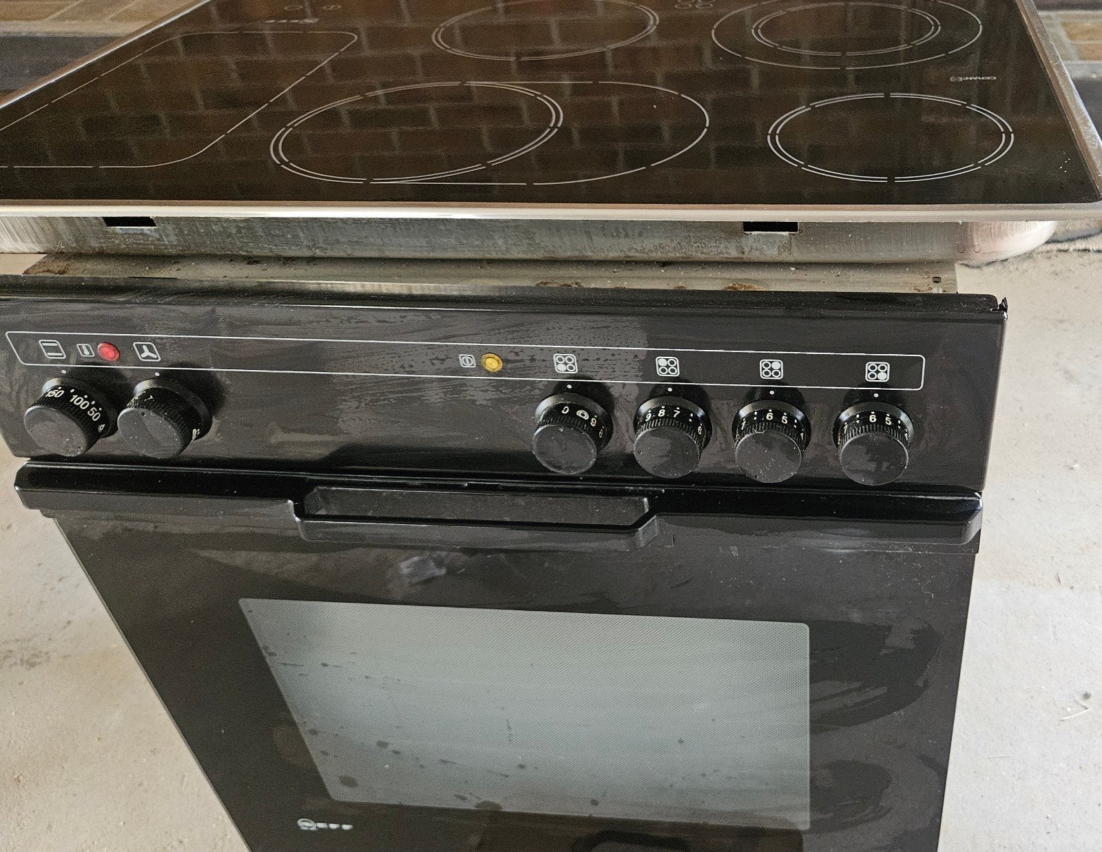 Neff Fornuis met Keramische Kookplaat en Oven, Ophalen, Gebruikt, Hete lucht, 60 cm of meer