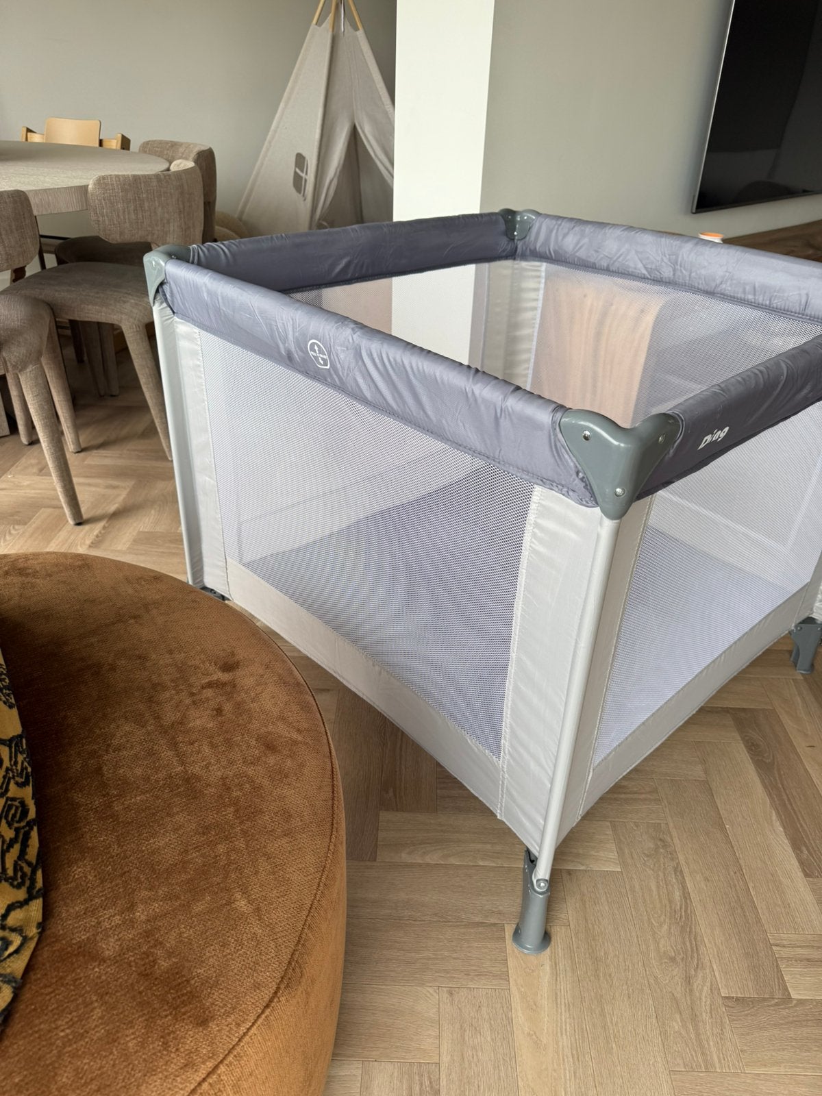 Campingbedje/box handig inklapbaar inclusief matrasje, Ophalen of Verzenden, Zo goed als nieuw