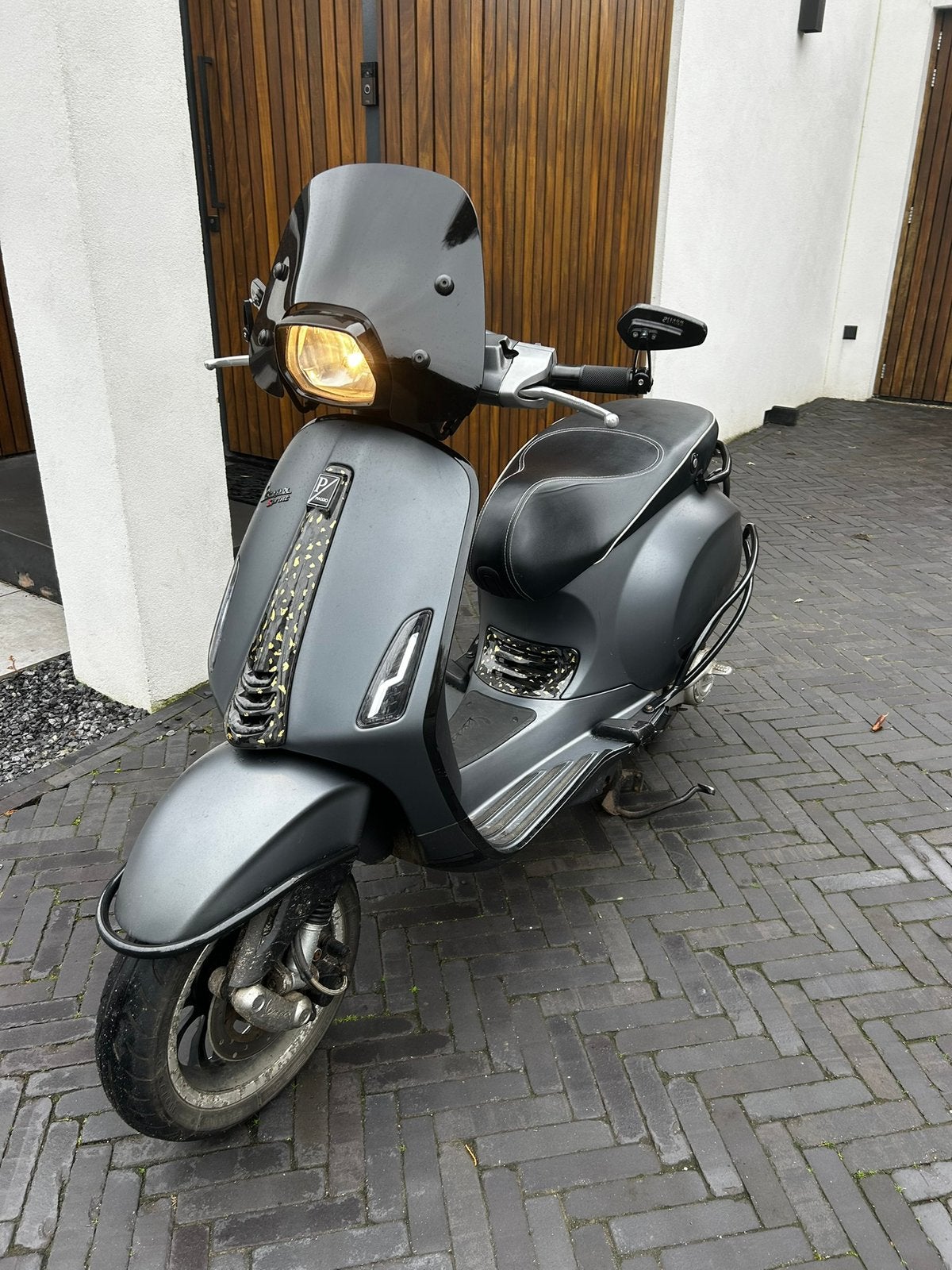 Vespa sprint 4t 2v, Fietsen en Brommers, Scooters | Vespa, Ophalen, Overige modellen, Maximaal 45 km/u, Zo goed als nieuw