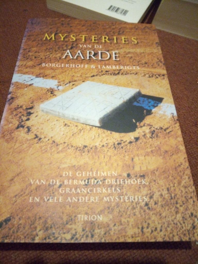 Mysteries van de aarde, Verzenden, Zo goed als nieuw, Natuurwetenschap